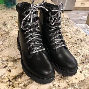SOREL Lennox lace boots. NEW in box. However, the box is a nightmare. Sz 10 NIB